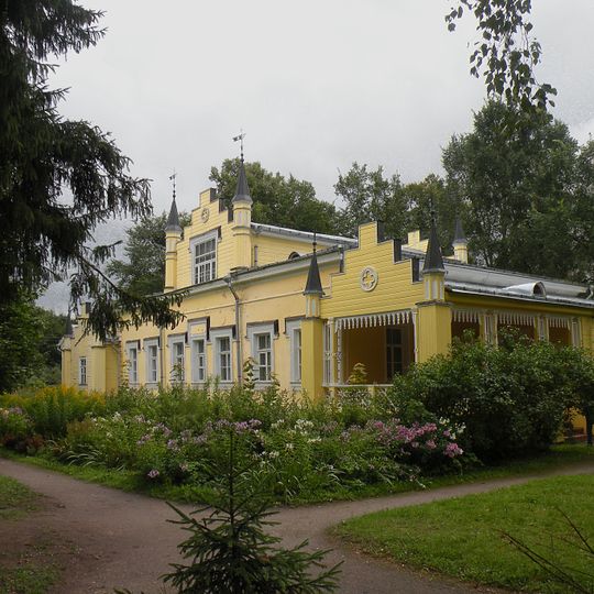 Roerich Estate, Izvary