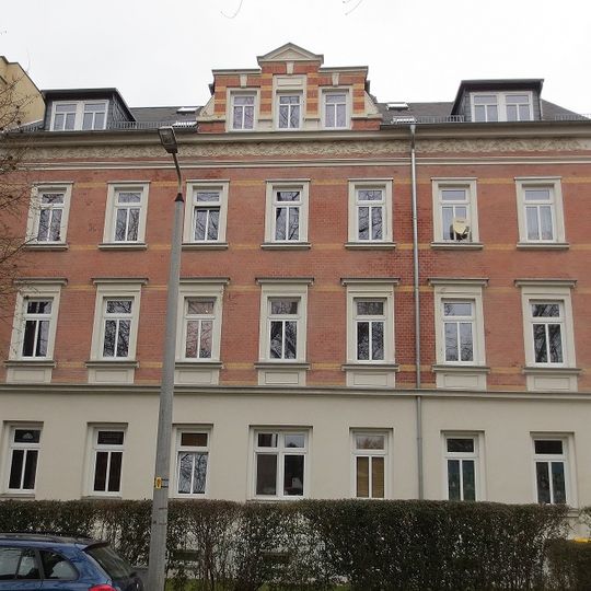 Mietshaus in halboffener Bebauung Rößlerstraße 18