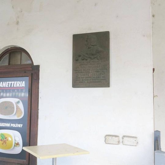 Pamětní deska Pavla Stránského v podloubí Staré radnice v Litoměřicích