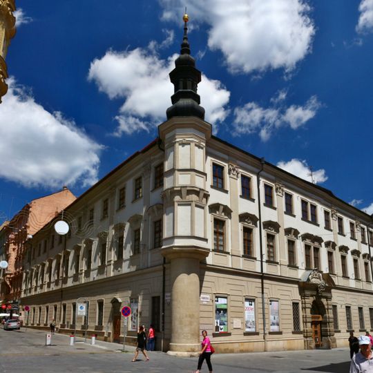 Palác šlechtičen