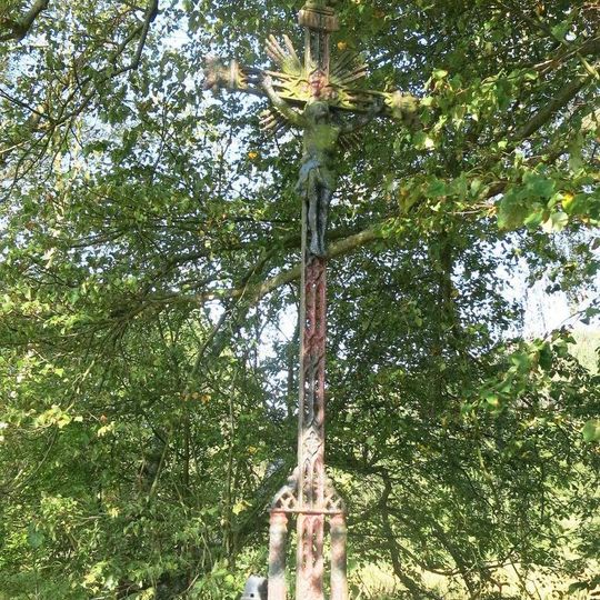 Kříž u silnice západně od Levína