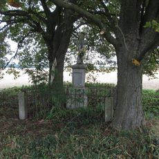 Kříž mezi Březím a Vlčetíncem