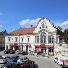 Wohn- und Geschäftshaus, ehem. Kirchenmühle