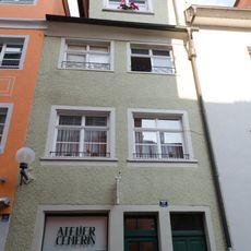 Wohn- und Geschäftshaus