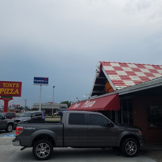 Tony's Pizza