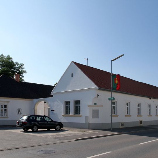 Rathaus/Gemeindeamt und Hauskapelle