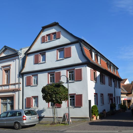 Wohnhaus Hugenottenstraße 95