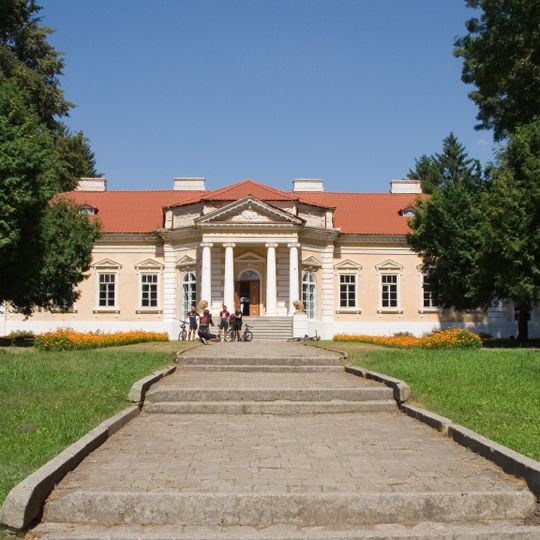Samchyky Estate