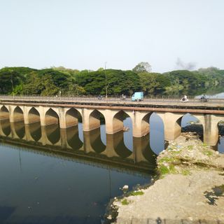 Holkar Bridge