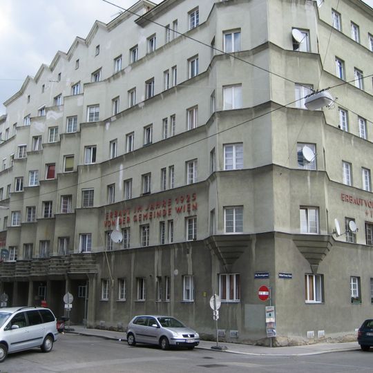 Kommunaler Wohnbau, Plocek-Hof