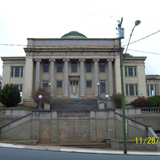 Jones Memorial Library