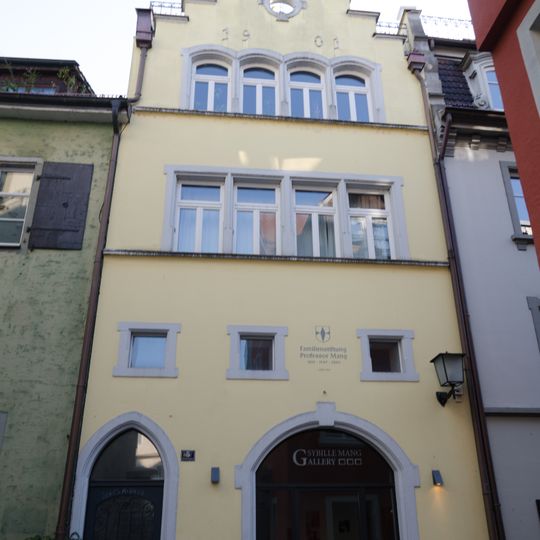 Wohn- und Geschäftshaus