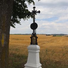 Kříž jižně od Chlumu