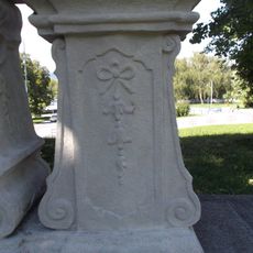 Sv. Ján Nepomucký s anjelmi, podstavec