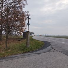 Kříž u křižovatky s I/20