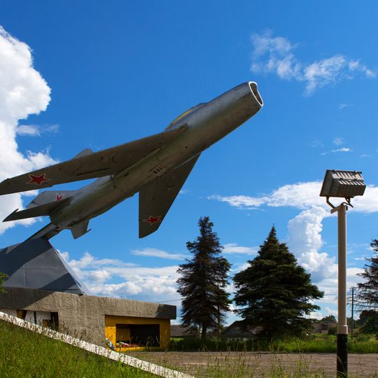 Monument to Aviators, Krestsy