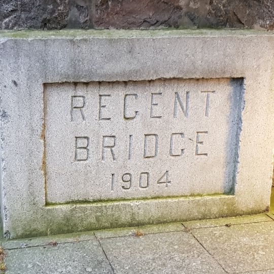 Commemorative plaque to Regent Bridge