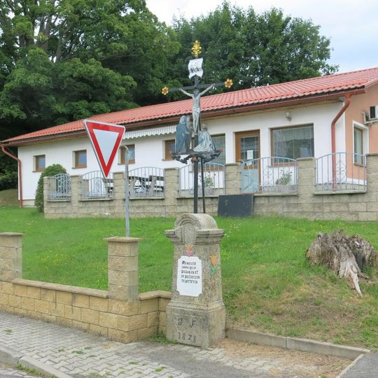 Kříž u domu 55 v Mikulášovicích