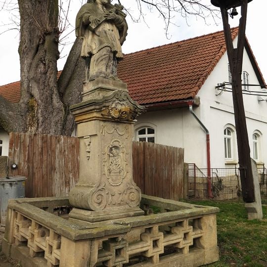 Sloup se sochou svatého Jana Nepomuckého