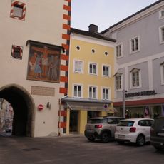 Wohn- und Geschäftshaus