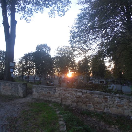 Cemetery in Świętomarz