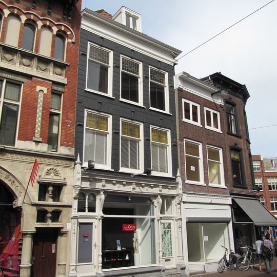 Winkel-woonhuis