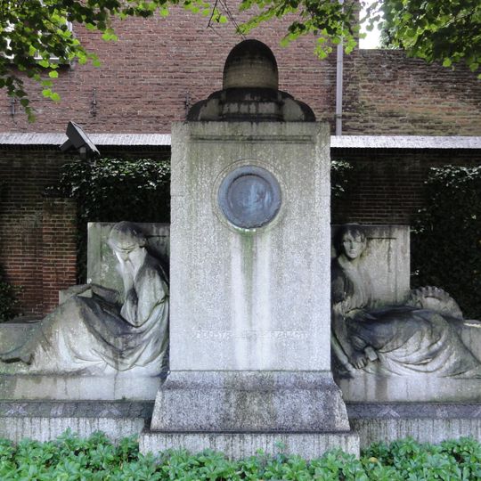 Monument voor Arthur van Voorst tot Voorst