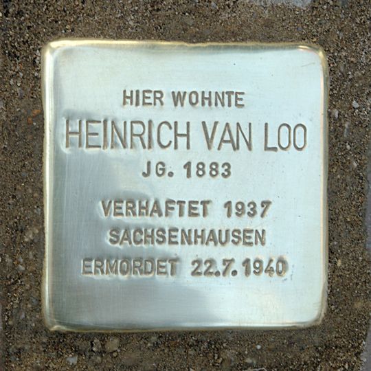 Stolperstein dedicated to Heinrich van Loo