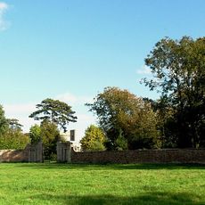 Gatepiers and gates to Frampton Court