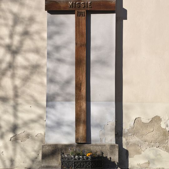 Mission cross by Saint Nicholas cathedral