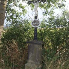 Kříž u silnice severně od Číhalína