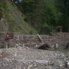 Frödisch-Klause, Klausmauer