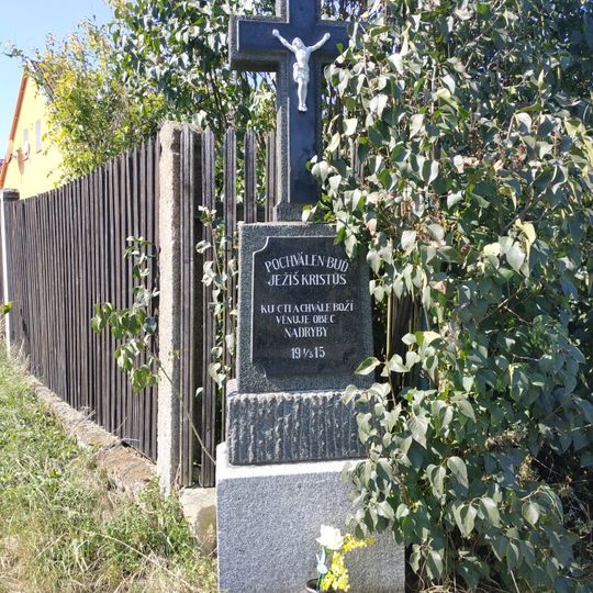 Kříž v západní části Nadryb