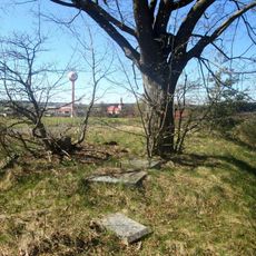 Kříž jihovýchodně od Úněšova