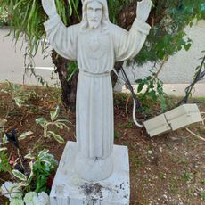 Statue