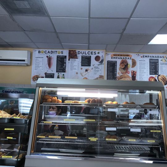 Casa De Las Empanadas Restaurant and Bakery