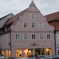 Wohn- und Geschäftshaus