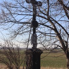 Kříž u cesty u Častohostic