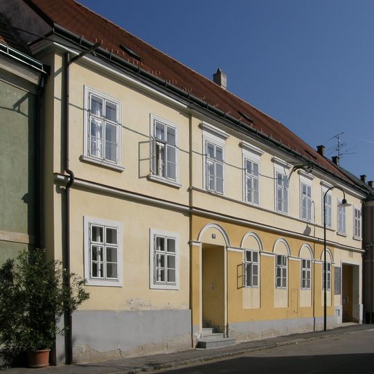 Wohnhaus mit Kapellenraum